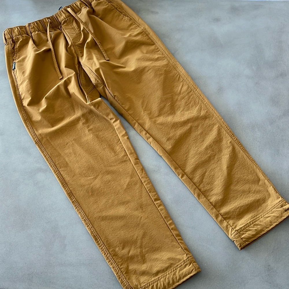 Like new Coalatree women’s trailhead pants in size L